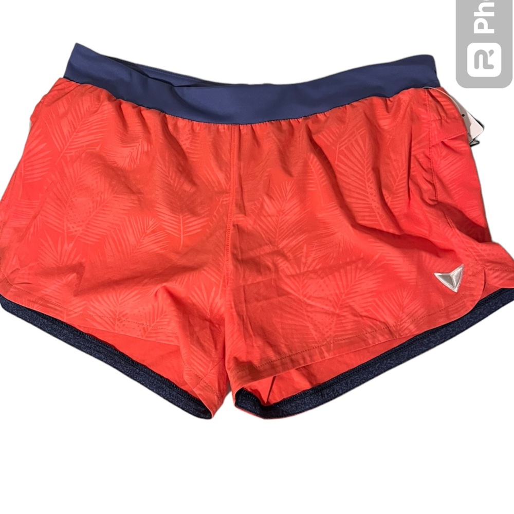 NWT Women’s Korsa Embrace 3” shorts